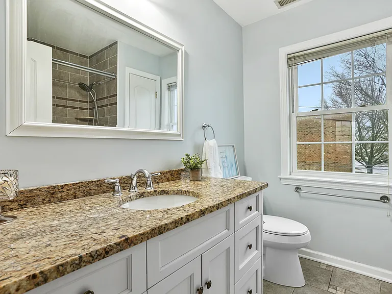 1180 Main St — Photo 12