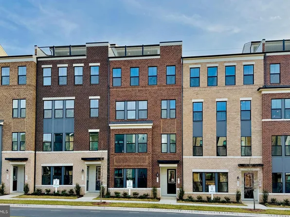 2617 River Birch Rd, Herndon, VA 20171