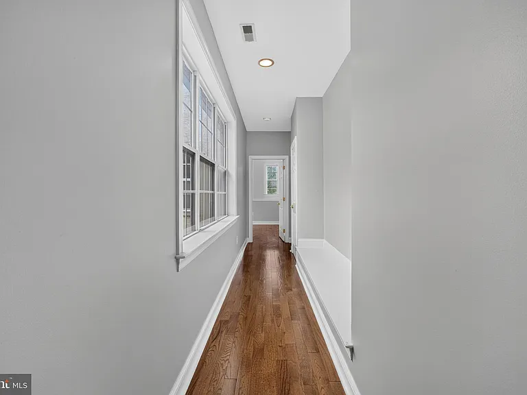 16 Oak Leaf Ln — Photo 42