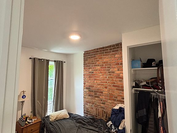 4th image of 338 Hart St #3