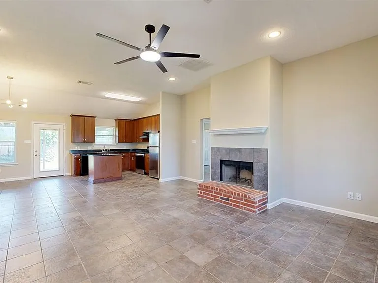 2301 White Wing Dr — Photo 3