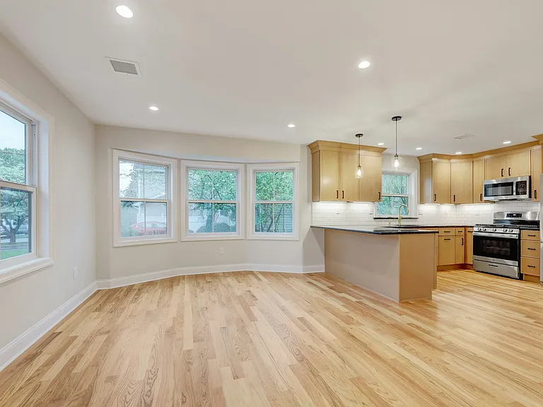 134 Johnson Ave — Photo 12