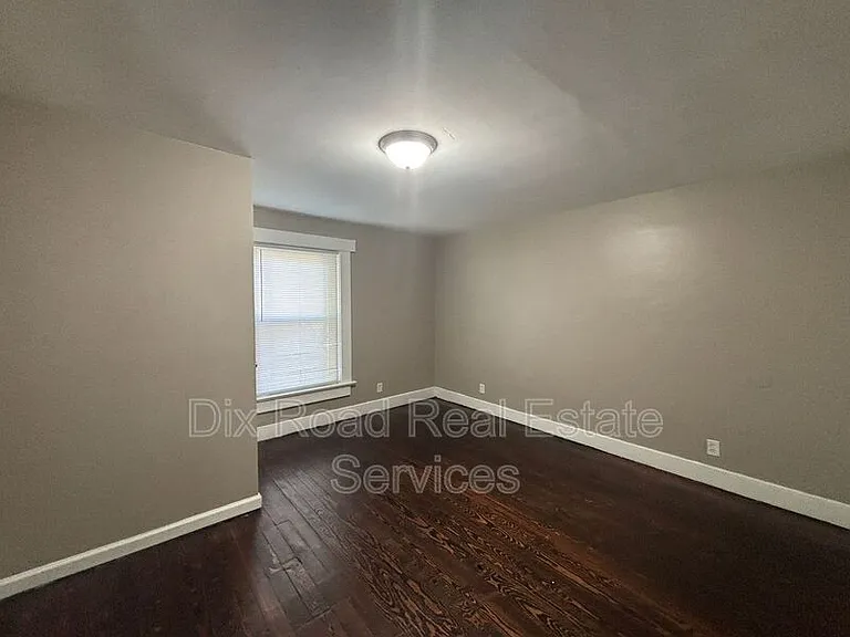67 S McGee St — Photo 17