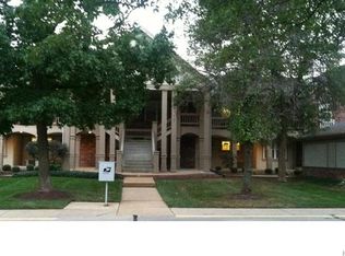 5364 N Kenrick Parke Dr, Saint Louis, MO 63119