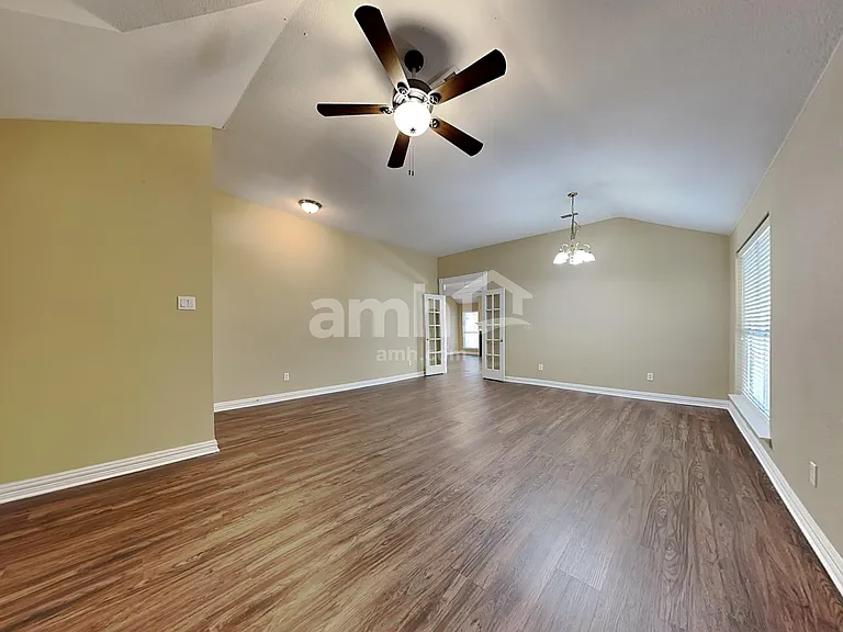 7202 Airline Dr — Photo 10