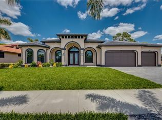 848 Palmetto Pointe Cir, Cape Coral, FL 33991