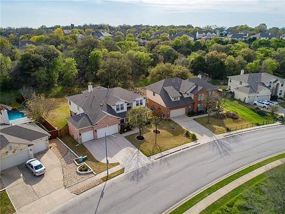 4th image of 2709 Alsatia Dr