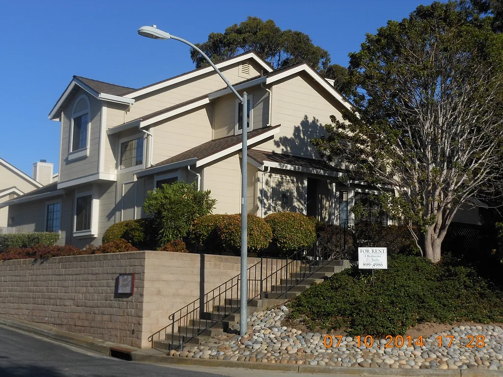 3 bed, 2.5 bath, 1382 sqft, $4,850 — Photo 1