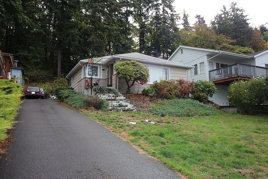 1st image of 1611 5th St SE