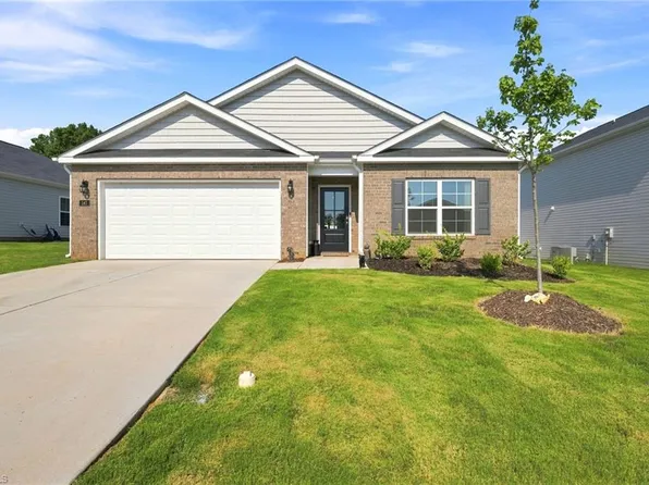 141 Big Laurel Dr, Mocksville, NC 27028