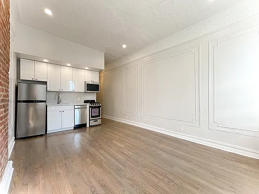 Rented by Corcoran | media 3