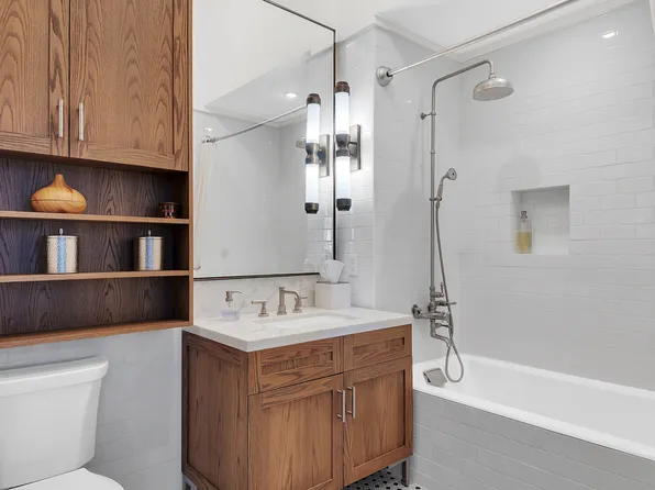 520 West 45th Street image 11 of 14