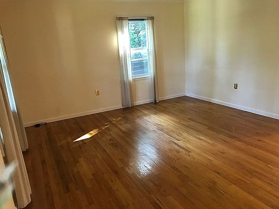 4th image of 3204 Buffalo Rd