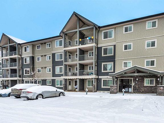 2nd image of 181 Skyview Ranch Mnr N #3413