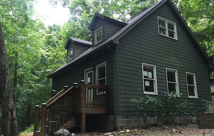 1st image of 747 Mountain Oak Dr