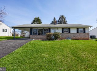 131 Cambridge Dr, Mechanicsburg, PA 17055