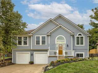 925 N Sumac St, Olathe, KS 66061