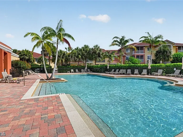 13110 Bella Casa Cir #102 — Photo 36