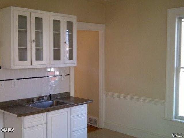 2nd image of 128 Atlantic St