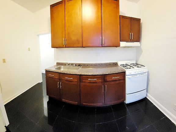 4th image of 19839 32nd Ave APT B7