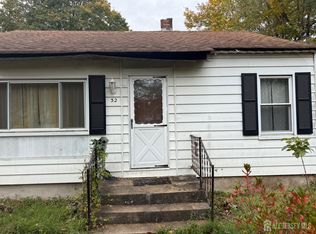 32 Hawthorne Dr, Somerset, NJ 08873