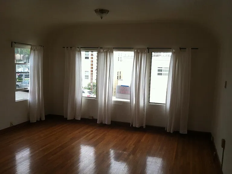 122 W Upas St — Photo 2