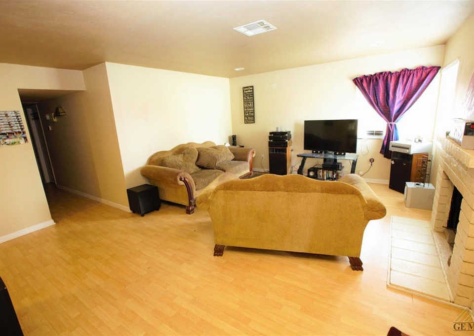 2nd image of 4729 Baybrook Way