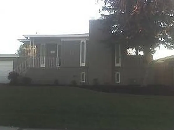 226 E Nicoletti Dr, Midvale, UT 84047