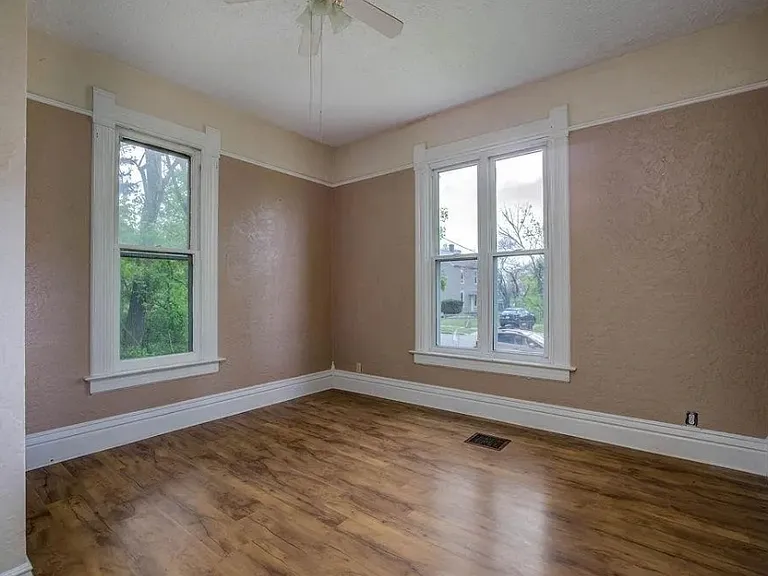 330 W Withrow St — Photo 11