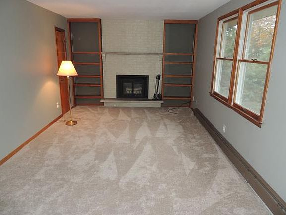 5th image of 821 Rosewood Ter