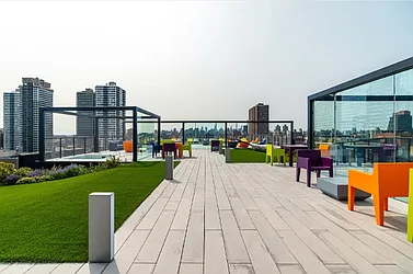 Rented by R New York