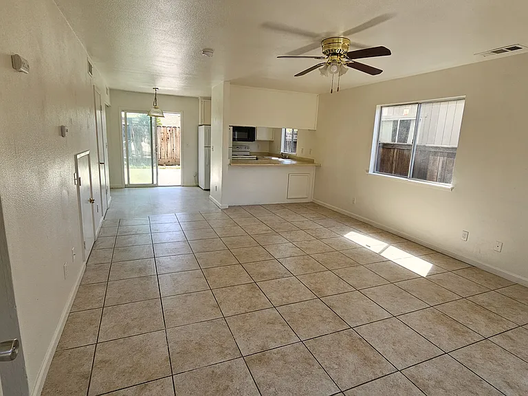 4781 N Polk Ave #103 — Photo 2