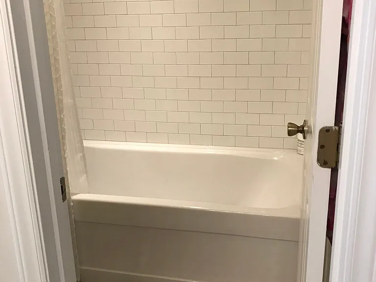 Master Bath (Shower room)