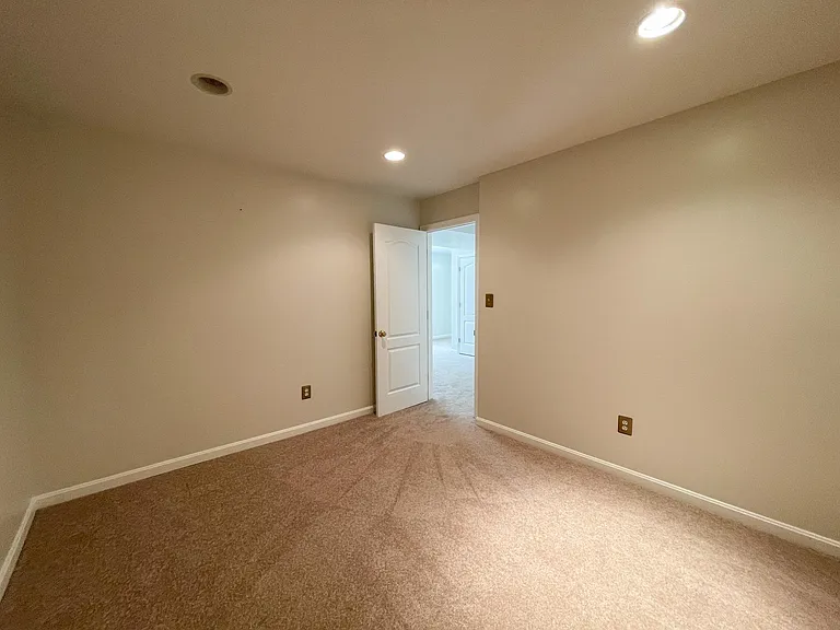 14741 Dogwood Park Ln — Photo 33