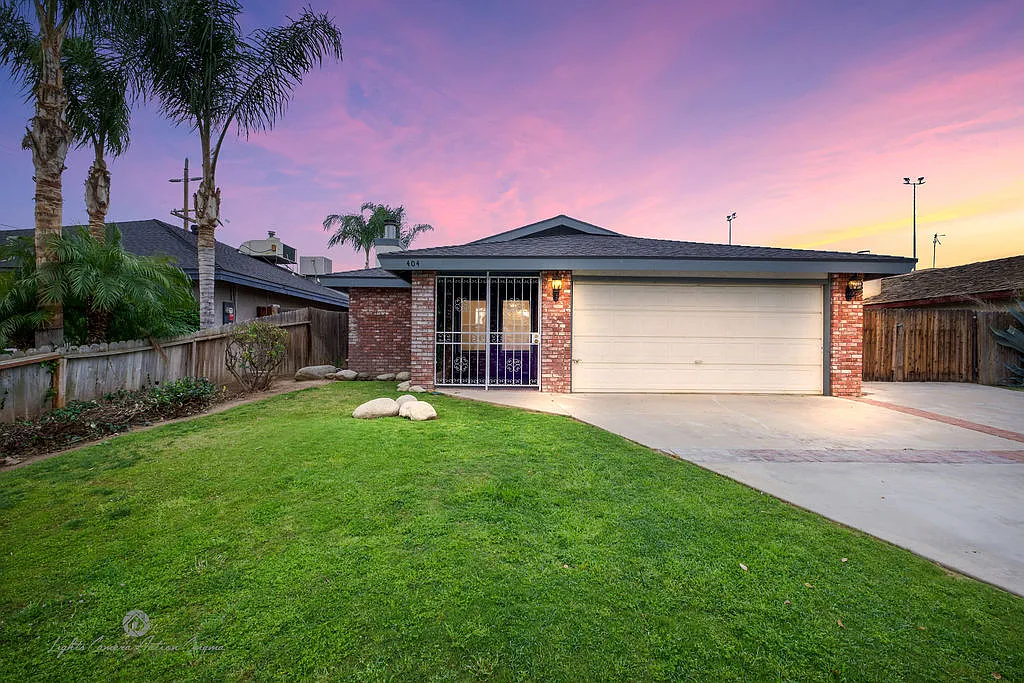 404 Sago Palm St photo 1
