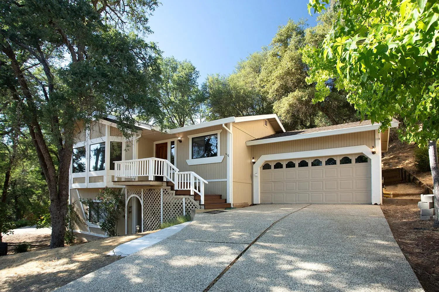 18876 Jayhawk Dr — Photo 2