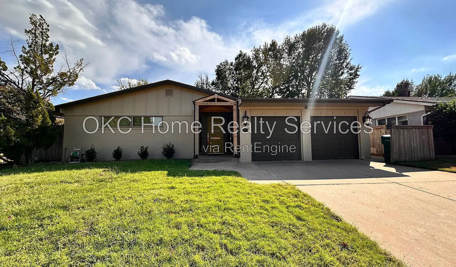 3 bed, 2.0 bath, 1445 sqft, $1,795 — Photo 1