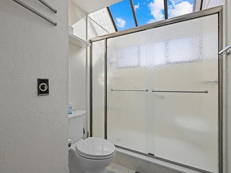 1928 Harbourside Dr #1402 — Photo 24