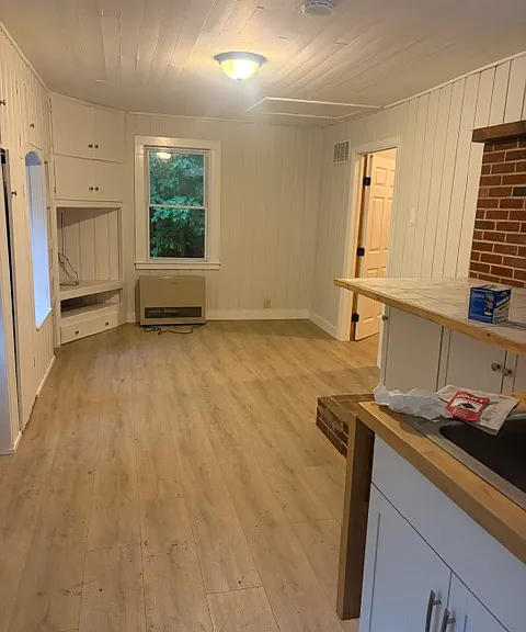 122 Herrick Rd — Photo 2