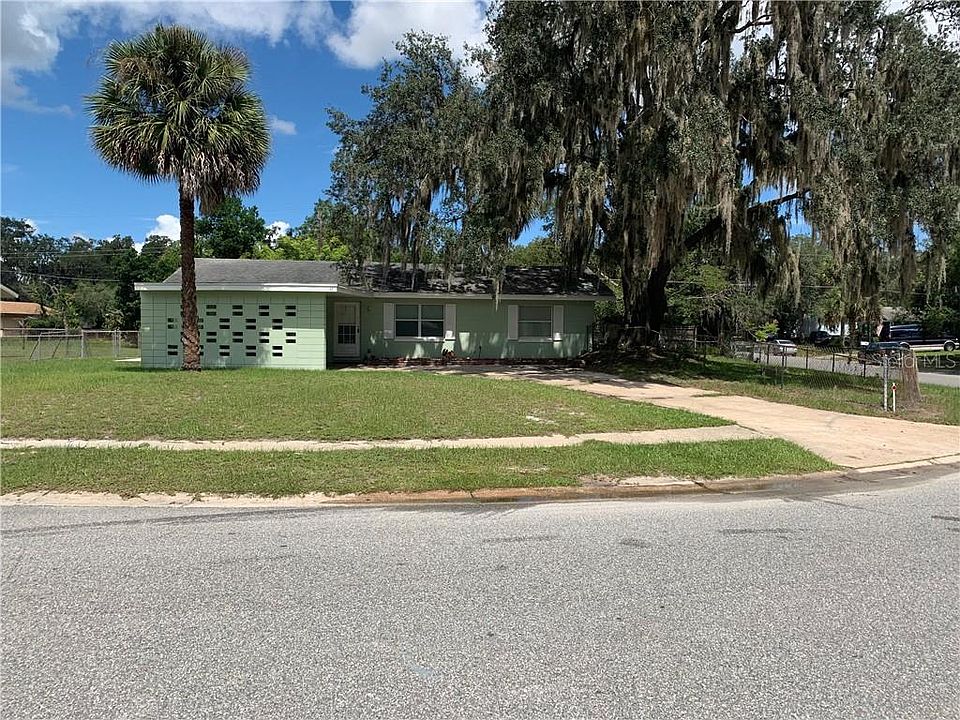 1st image of 745 Baywood Cir