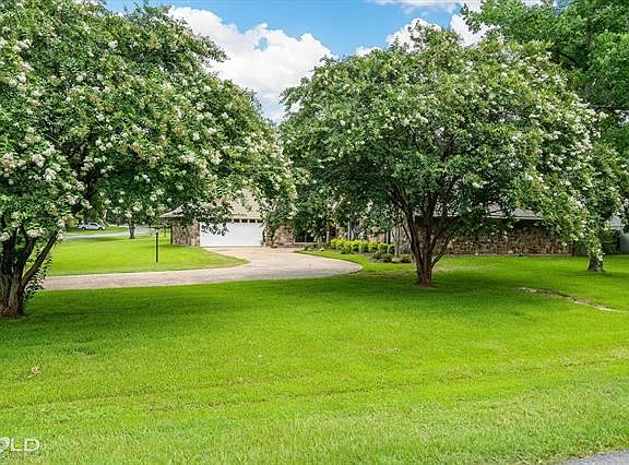 5th image of 102 Harvest Ln