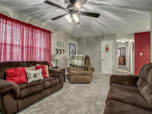 4th image of 105 Sharon Ln