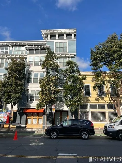 270 Valencia St APT 301 photo 1