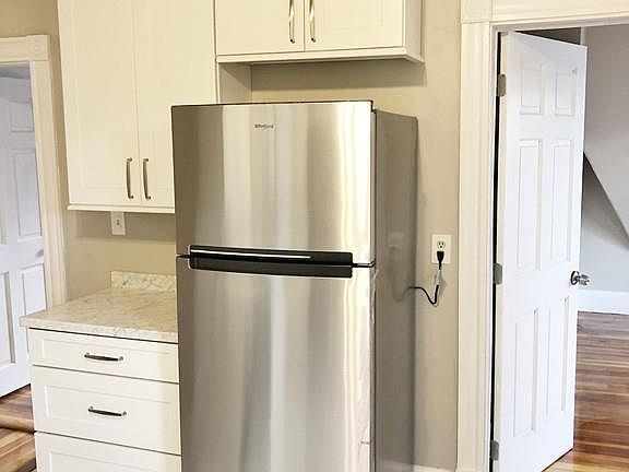 5th image of 83 Bigelow St #3