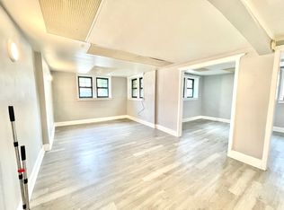 2053 W Touhy Ave APT G, Chicago, IL 60645