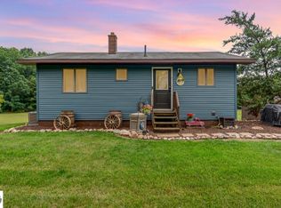 9409 W North County Line Rd, Shepherd, MI 48883