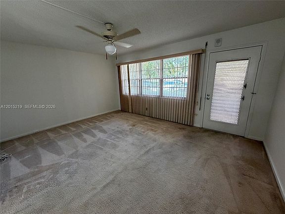 4th image of 2404 Antigua Cir APT H1