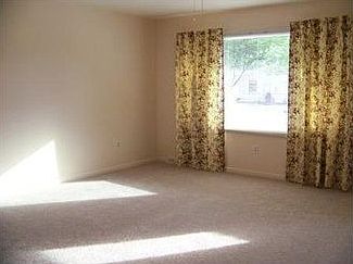 3rd image of 3319 Loveland Ave