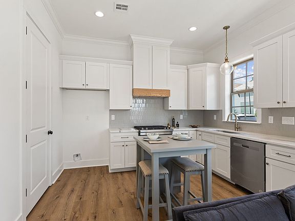 4th image of 116 Gaunt Ln #106