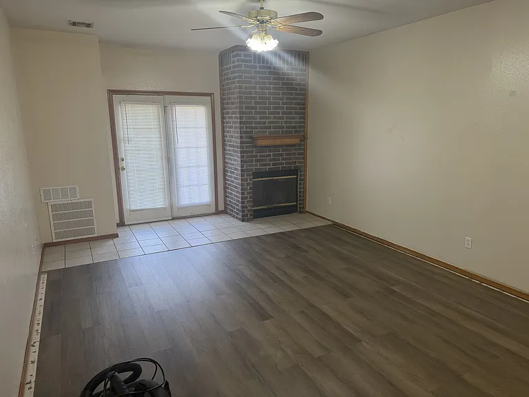 2424 N Keller Dr — Photo 8